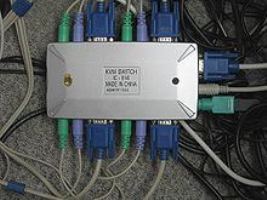 KVM-переклчатель и дроповод с площадки процессинга